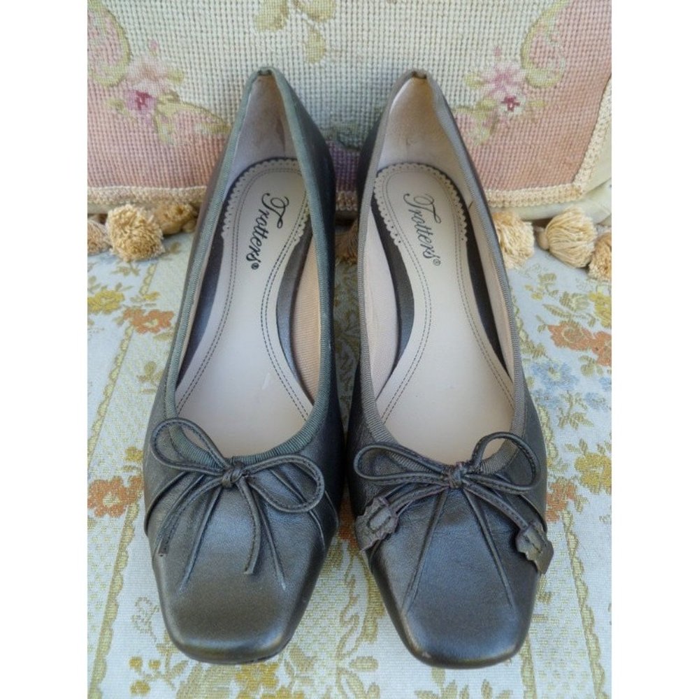 Vintage bronze leather ballet style shoes